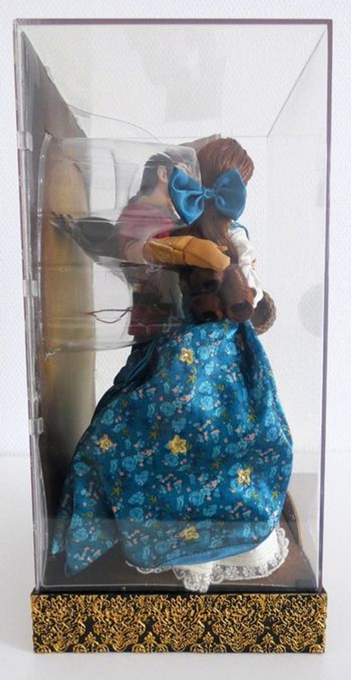 Poupée Fairytale Belle vs Gaston Disney NEUVE - photo numéro 7
