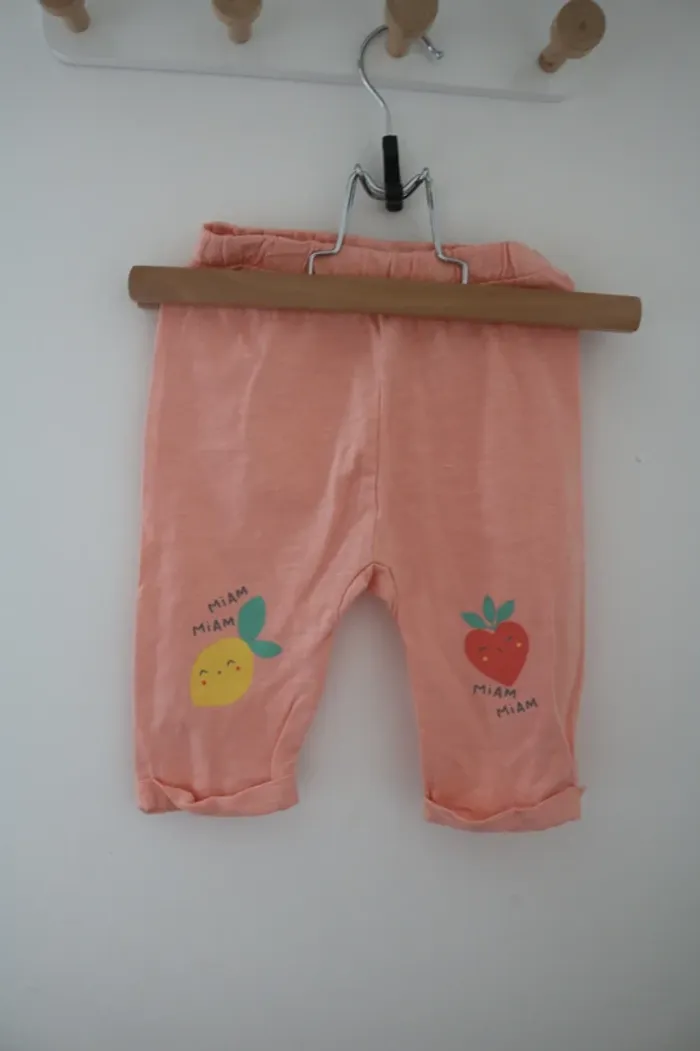 Ensemble haut Kiabi et pantalon/haut Gémo 6 mois - photo numéro 2
