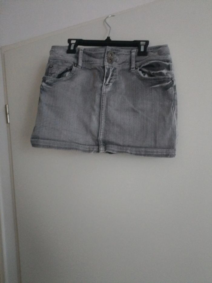 Mini jupe en jean gris vitamine