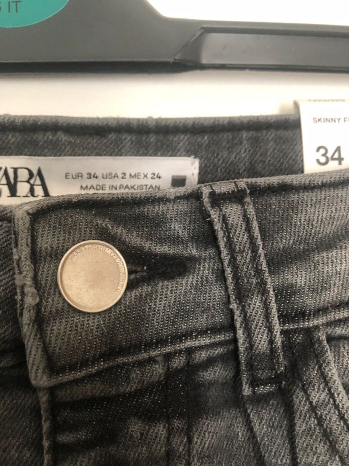 Superbe beau jean taille haute Zara neuf avec étiquette taille 34 - photo numéro 4