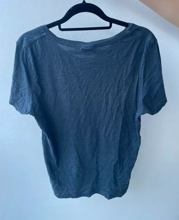 T shirt bleu marine H&M - photo numéro 2