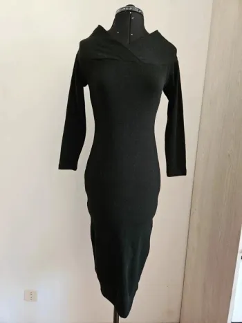 Robe moulante noire La City épaules dénudées - Taille S/36 - Longueur midi