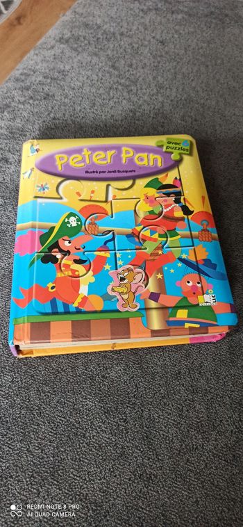Livre Peter Pan avec 6 puzzles