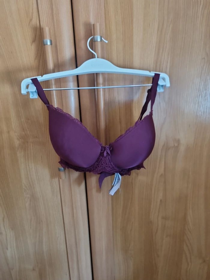 Soutien-gorge violet victoria secret