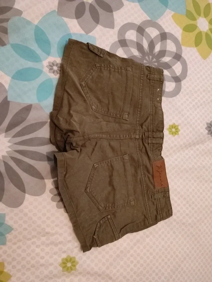 Short Jennyfer 36 kaki - photo numéro 2
