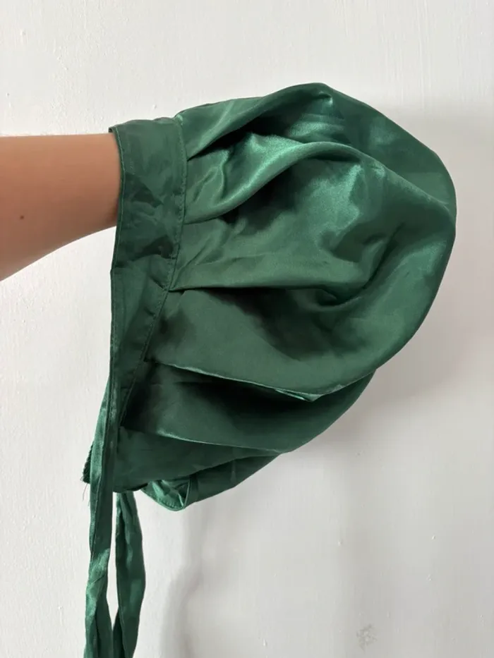 Bonnet en satin pour cheveux bouclés