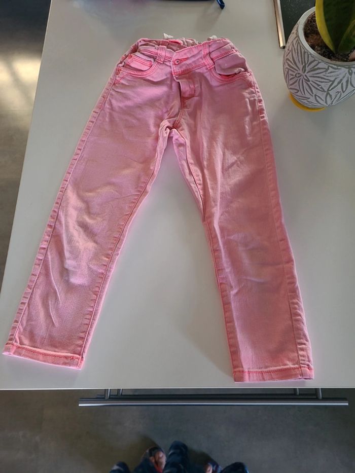 Pantalon rose, 9 ans