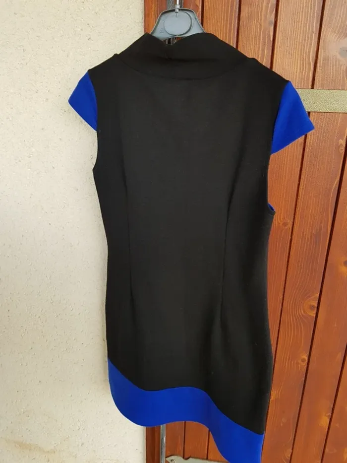 Robe courte 40 bleu rouge et noir - photo numéro 2