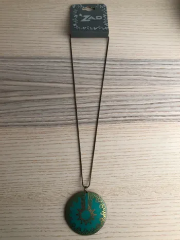Collier vert imprimé