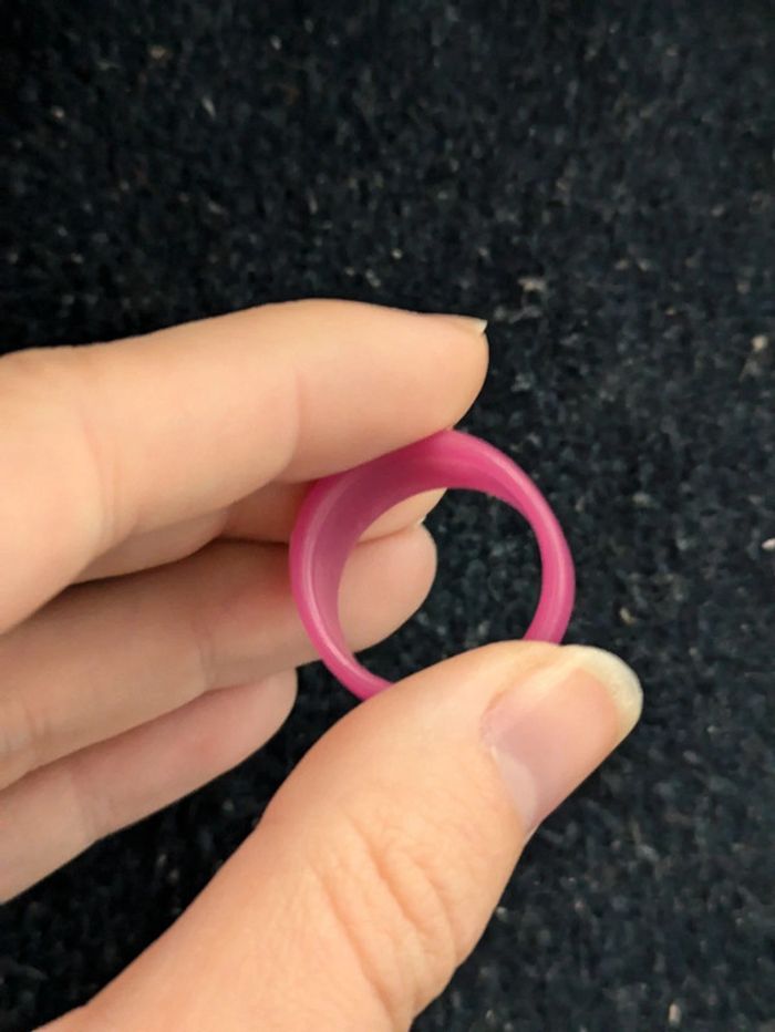 Bague en plastique style vintage - photo numéro 3