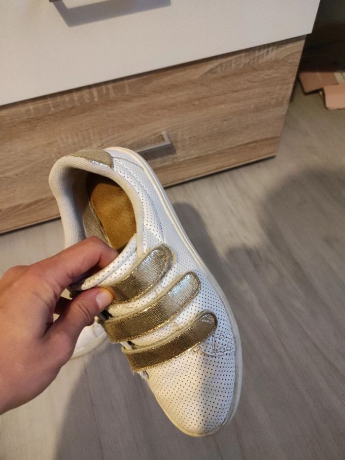 Baskets scratchs blanches et dorées - photo numéro 5