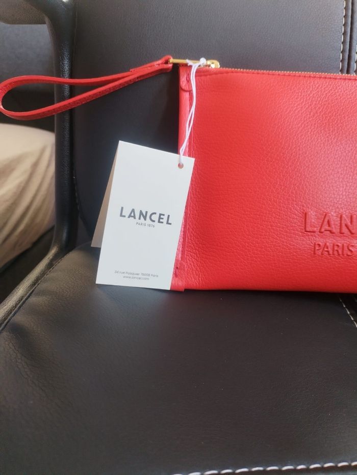 Pochette Lancel zippée avec dragonne - photo numéro 7