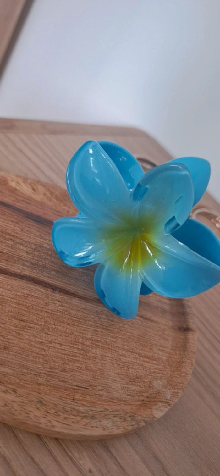 💙 Pince à cheveux fleur bleue + bracelets strass assortis – Neuf - photo numéro 4