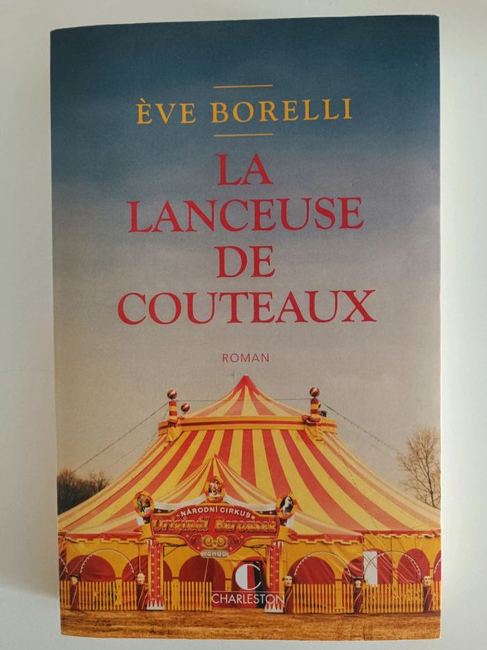 Roman La lanceuse de couteaux par Eve Borelli