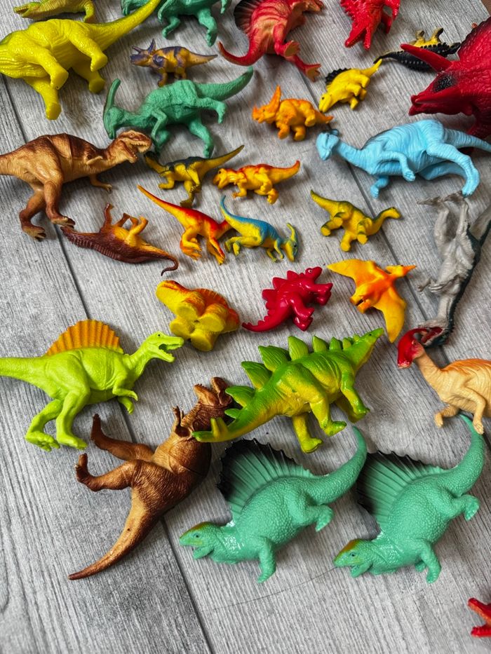 Dinosaures figurines