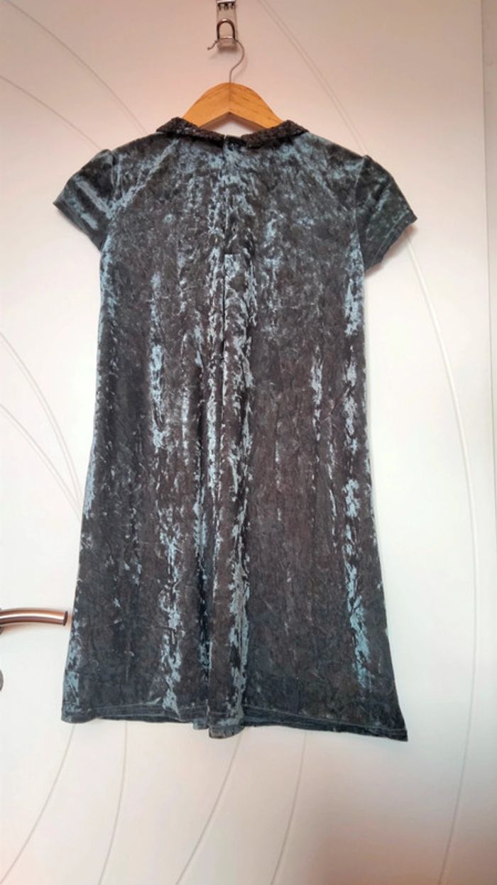 Robe de soirée chic fluide avec des sequins - photo numéro 3