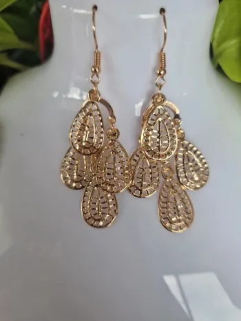 Boucles d'oreilles fantaisies dorées ovales