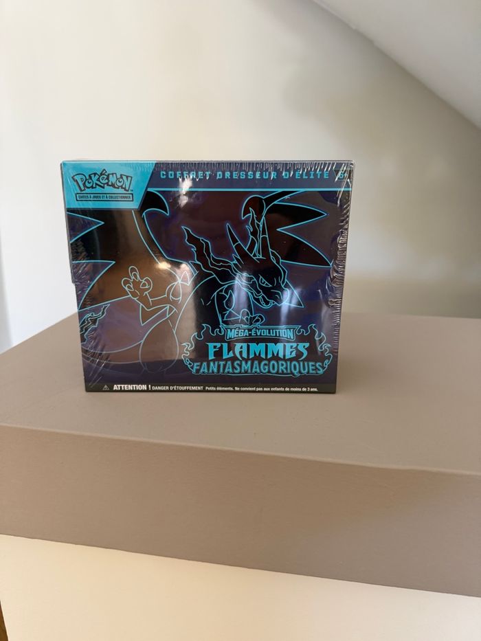 Coffret dresseur d élite ETB Pokémon ME02 Flammes Fantasmagoriques