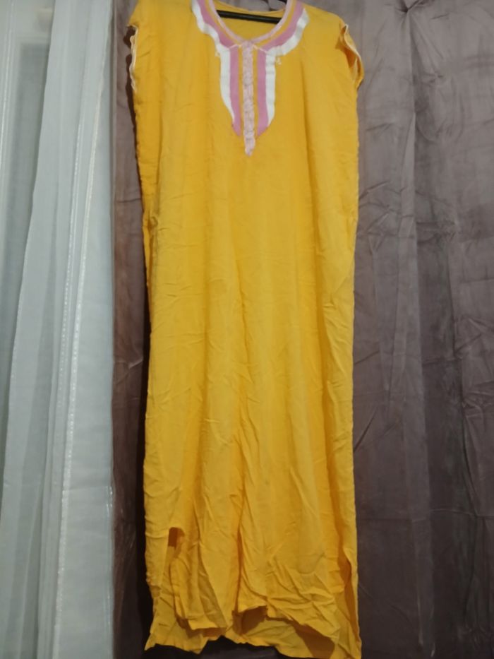 femme robe orientale