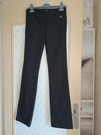 Pantalon femme noir mosquitos 36 comme neuf coupe évasée un peu en bas
