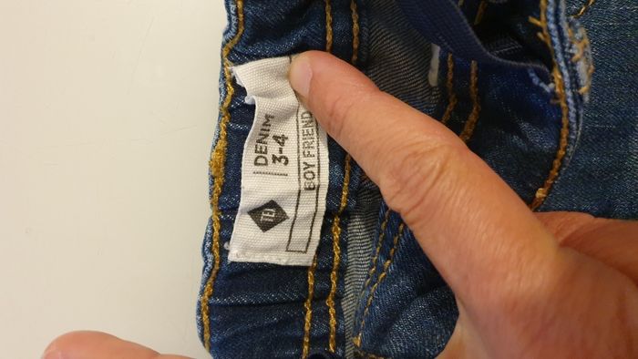 Jeans taille 3- 4 ans - photo numéro 3