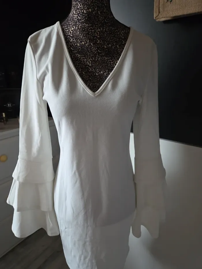 Robe de chez Eigt Paris Neuve en taille M - photo numéro 5