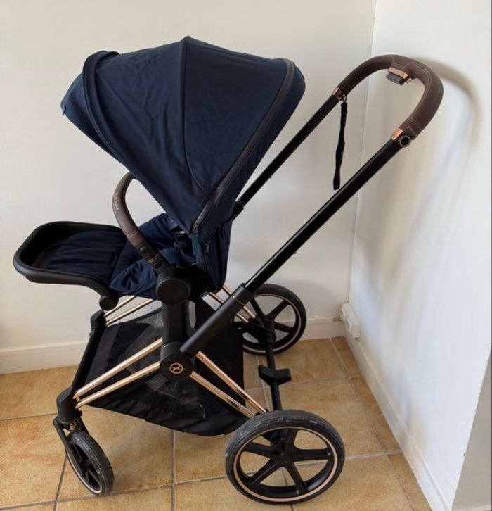 Poussette Priam Cybex (châssis + assise + nacelle + habillage pluie) - photo numéro 3