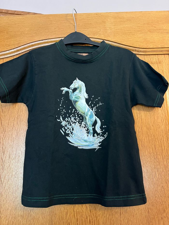 T shirt 5/6 ans avec cheval