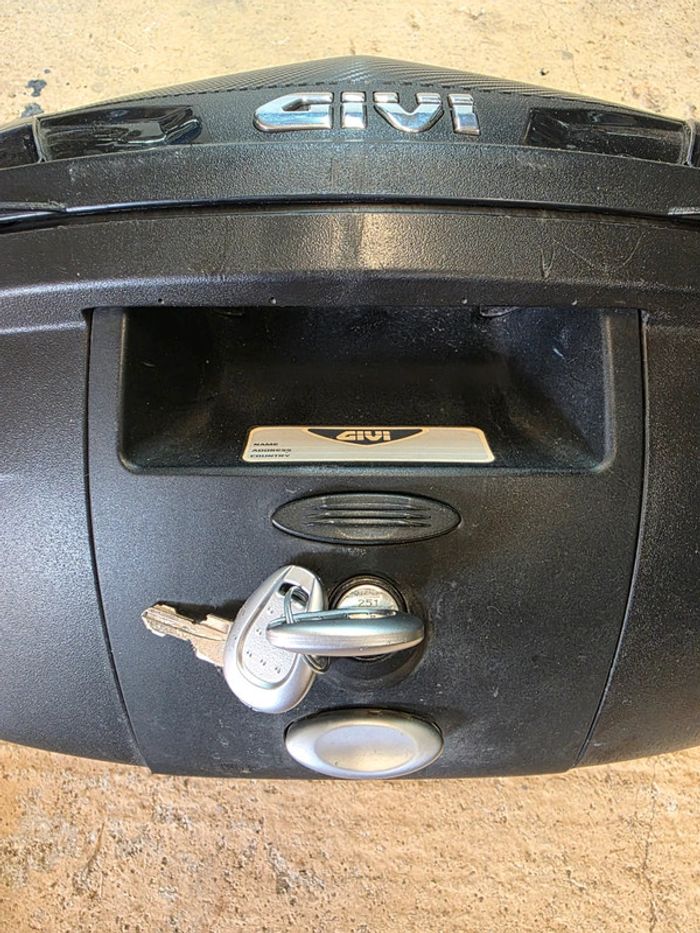 Top case Givi blade 47L - photo numéro 4