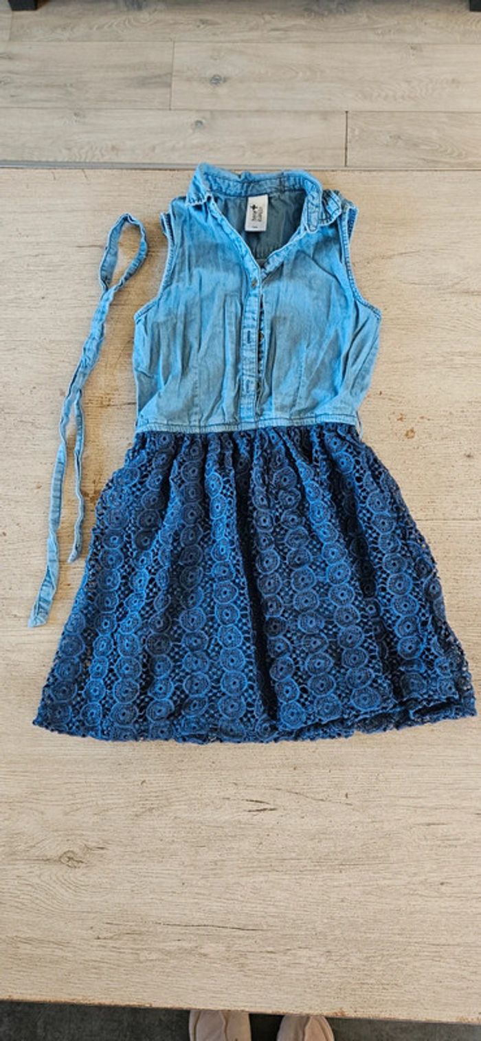 Robe courte sans manche, jean s et broderie,There Here, C&A, taille 10 ans, nickel