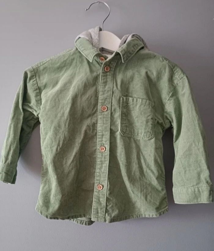 Chemise H&M verte avec capuche – 18mois - photo numéro 9