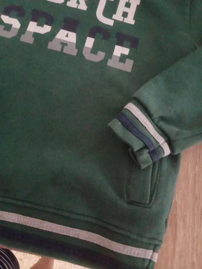 🌹pull a capuche 6 ans 🌹 - photo numéro 3