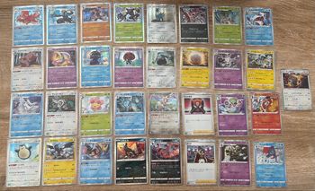 Lot de 33 cartes holographiques pokemon vmax climax 