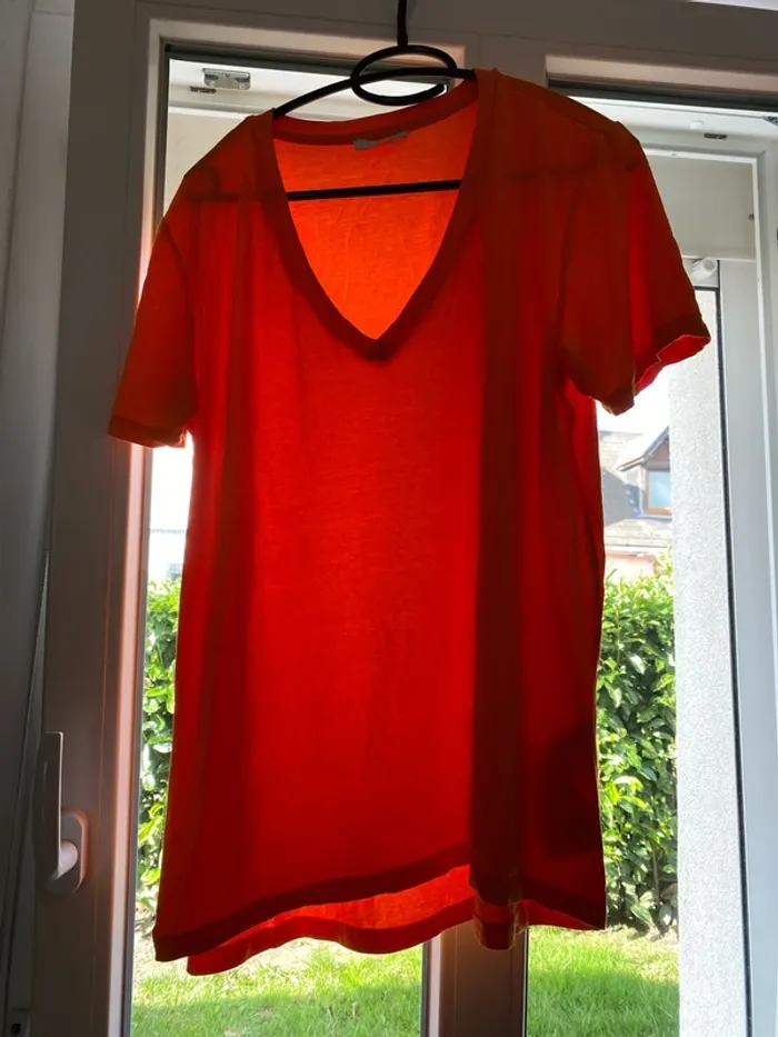 TEE shirt
