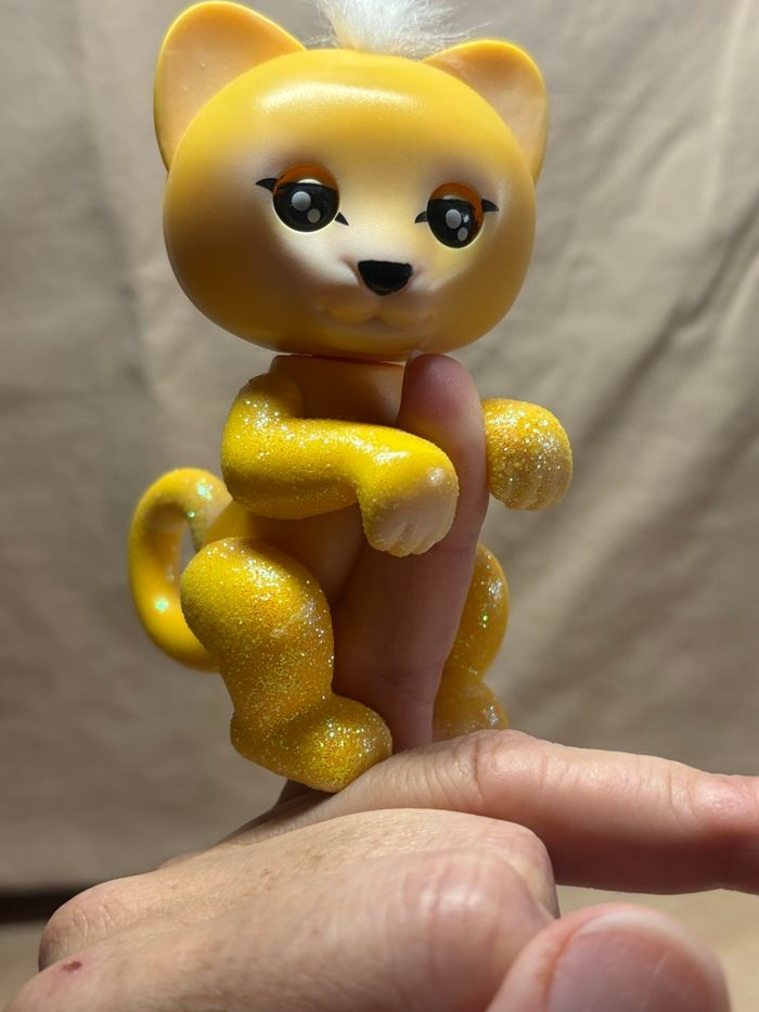 Fingerlings Sam le lion parfait et son bébé  Comme neuf juste exposé - photo numéro 3