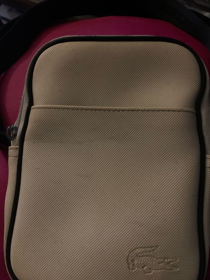 Très  belle sacoche Lacoste - photo numéro 2