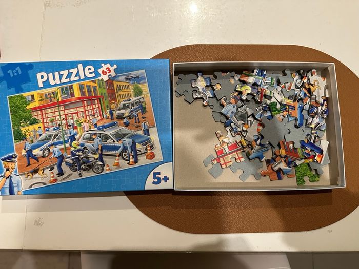 Puzzle police