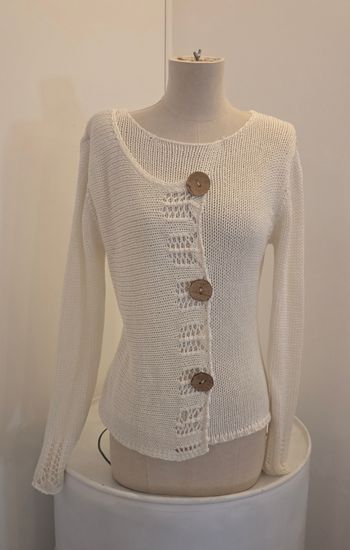 Gilet artisanal en maille ajourée écru 🌾 – gros boutons bois – style bohème chic – excellent état