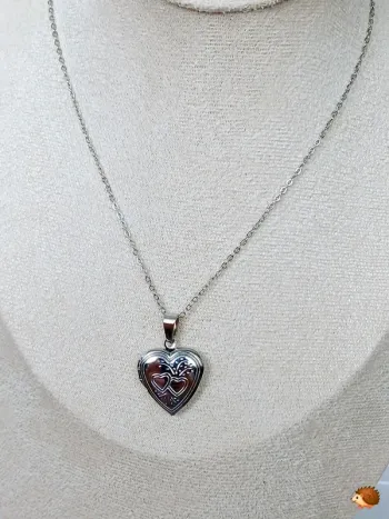 Collier fin avec médaillon cœur gravé style vintage chic