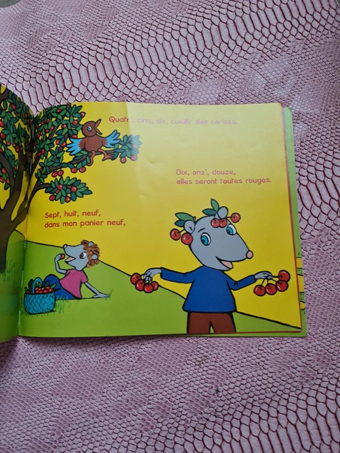 Livre chansons sous la pluie très bon etat - photo numéro 4