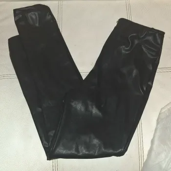 Pantalon taille 38/M en très bon état