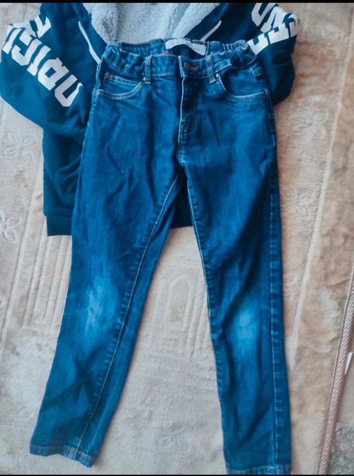 Sweat CAMP’S doublé + Jean Monoprix 8 ans - photo numéro 3