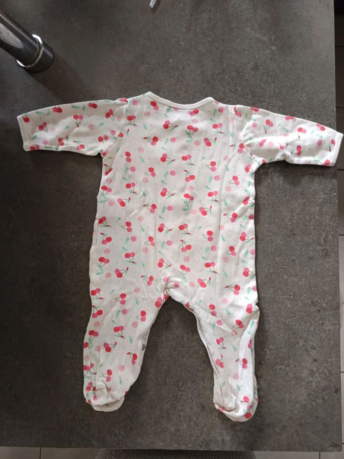 Pyjama cerises 9 mois - photo numéro 3