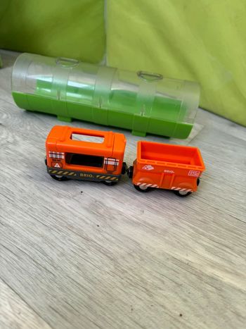 Tunnel et train brio