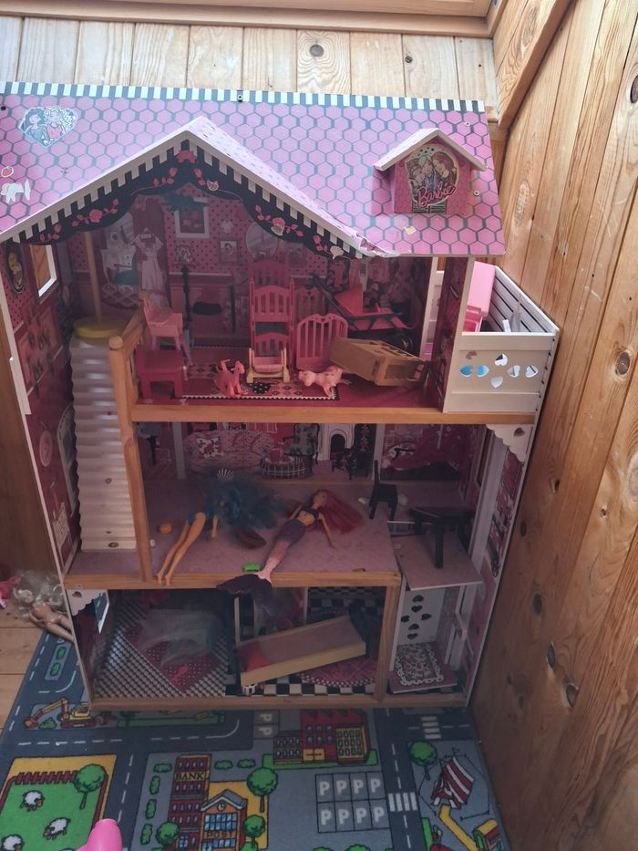 Lots voitures plus barbies