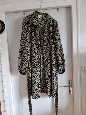 Robe verte et noir