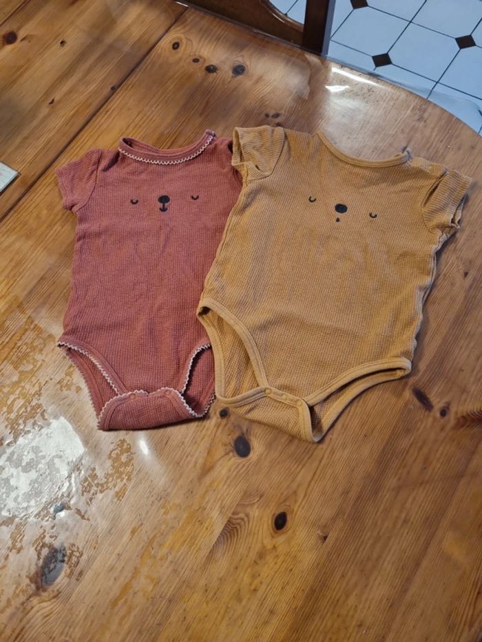 2 bodies manche courte 24 mois