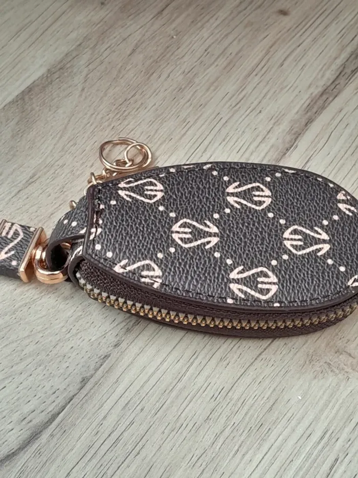 Etuis porte clés en simili cuir, couleur marron, acier doré - photo numéro 2