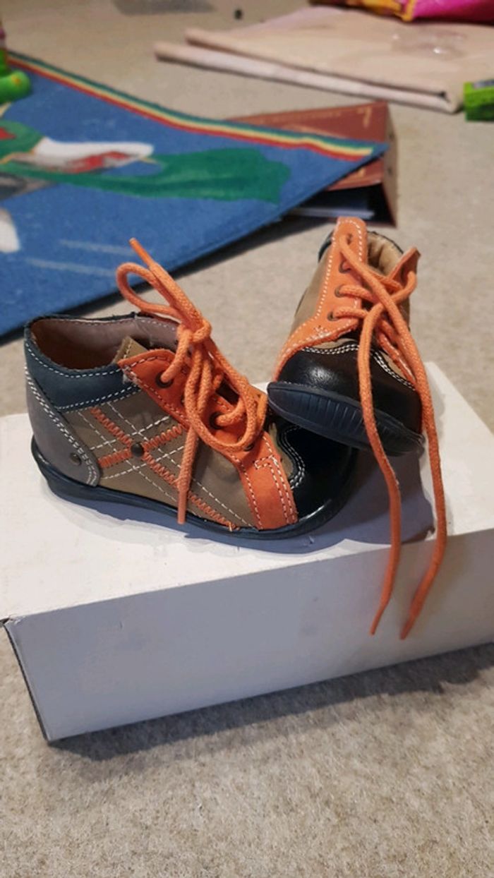 Bottillons de marche garçon p.18 orchestra neufs