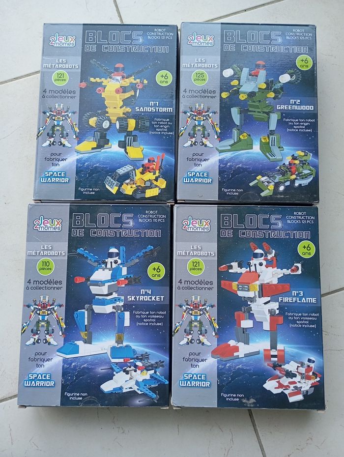 Lot de 4 boîtes de blocs de construction métarobots